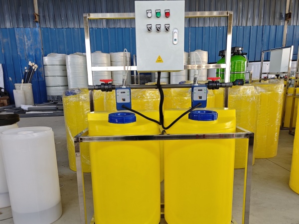 全自动加药装置在生活热水换热系统应用1